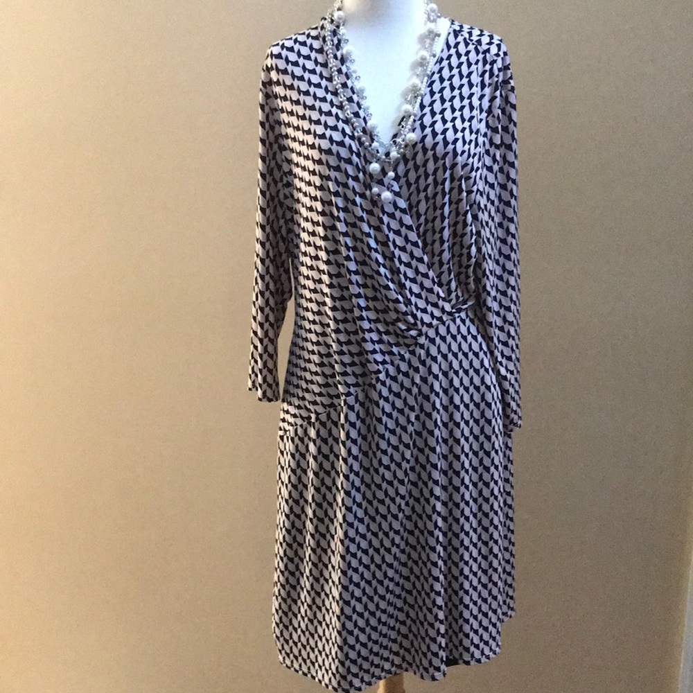 Laundry by Shelli Segal dress